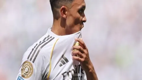 “亚冬会中国队荣获32金27银26铜圆满收官”